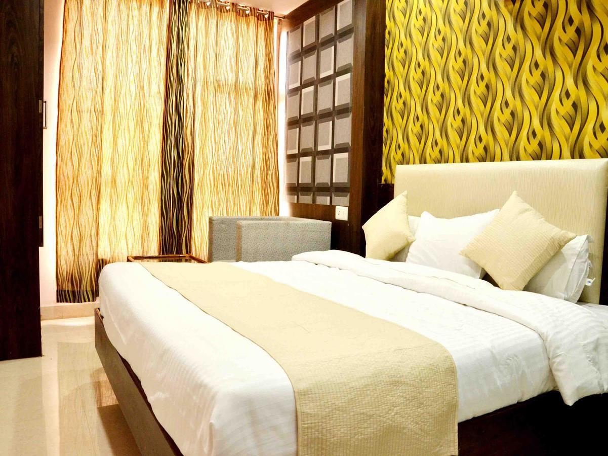 Oyo 2403 Hotel Aamantran Avenue Ujjain Exterior photo
