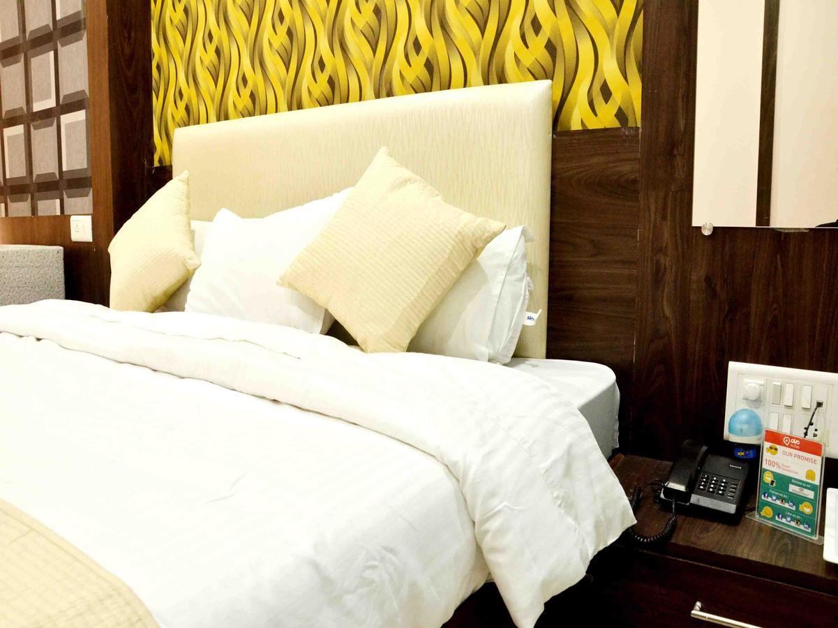 Oyo 2403 Hotel Aamantran Avenue Ujjain Exterior photo