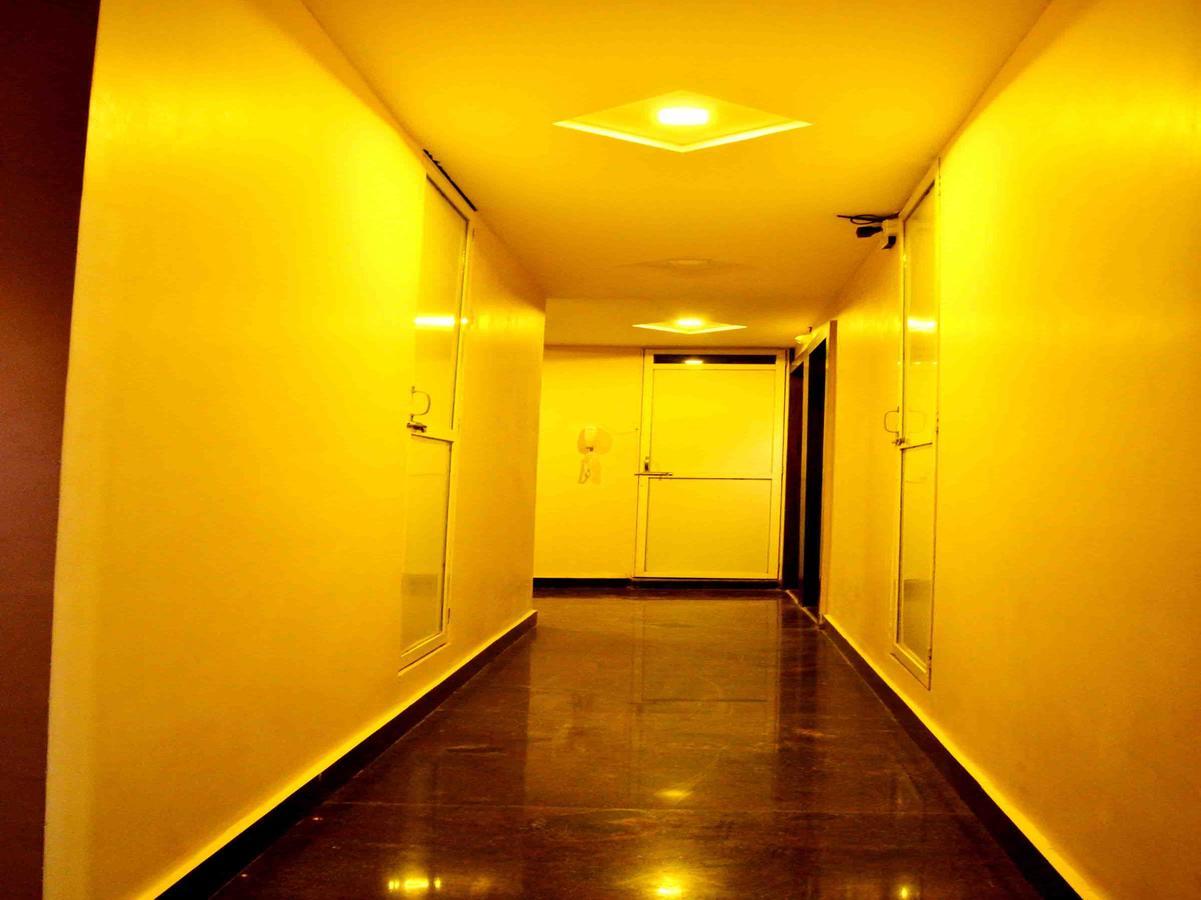 Oyo 2403 Hotel Aamantran Avenue Ujjain Exterior photo